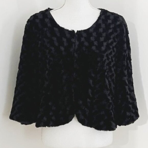 Forever Woman Black Faux Fur Soft Cropped Jacket 3/4 Sleeves Plus Size 2X - Picture 2 of 5